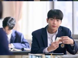 '견우와 선녀' 차강윤, 마성의 매력 장착한 ‘쾌남’ 표지호 변신! 볼수록 빠져드는 ‘심쿵’ 스틸컷 공개 기사 이미지