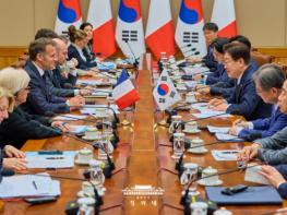 이재명 대통령, 에마뉘엘 마크롱 프랑스 대통령과 정상회담 기사 이미지